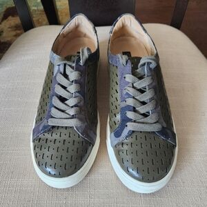 Stylish Olive Green Women's Sneakers